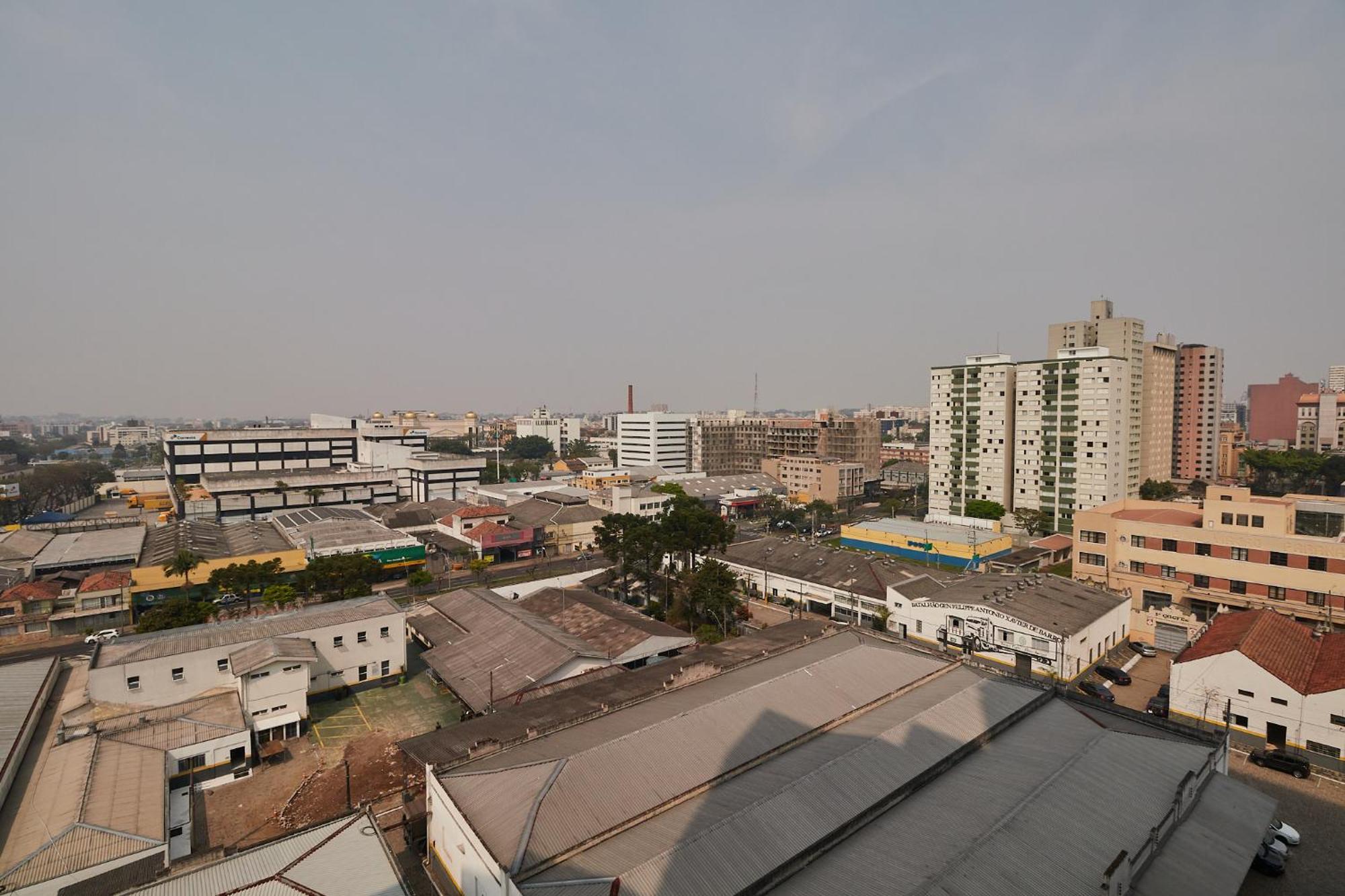 Estudio Aconchegante No Centro De Curitiba - Ar Condicio E Localizacao Perfeita! Экстерьер фото